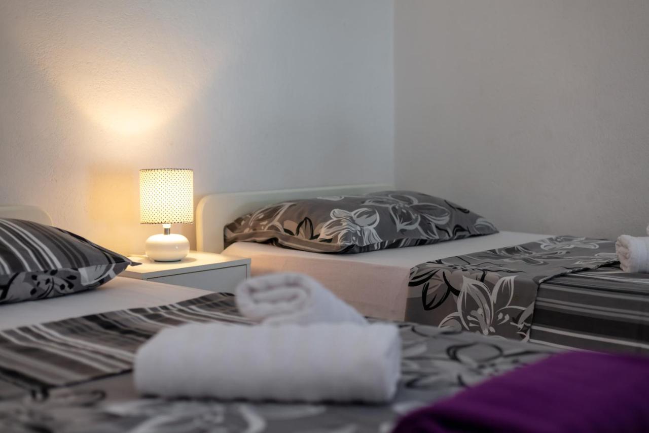 Holiday Home Barbara Trogir Extérieur photo