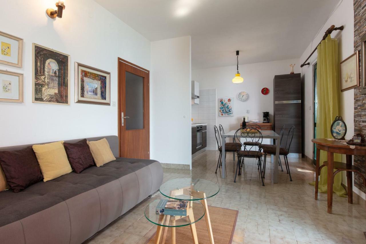 Holiday Home Barbara Trogir Extérieur photo