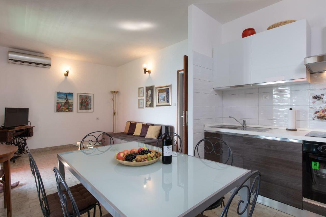 Holiday Home Barbara Trogir Extérieur photo