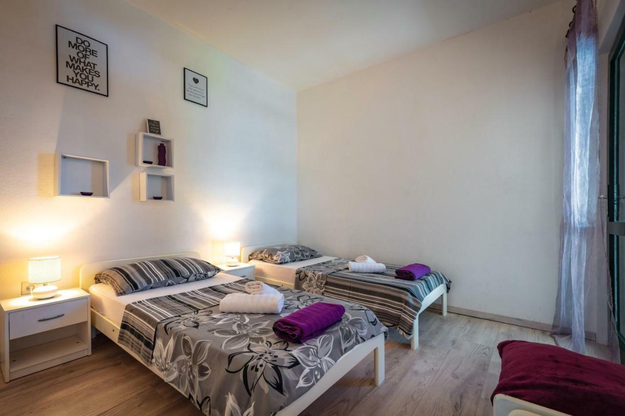 Holiday Home Barbara Trogir Extérieur photo